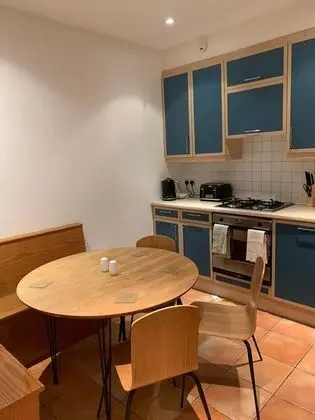 Basic Apart Daire, 2 Büyük (Queen) Boy Yatak, Sigara İçilmez, Şehir Manzaralı