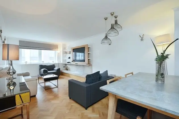 Basic Apart Daire, 2 Büyük (Queen) Boy Yatak, Sigara İçilmez, Şehir Manzaralı