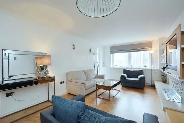 Basic Apart Daire, 2 Büyük (Queen) Boy Yatak, Sigara İçilmez, Şehir Manzaralı