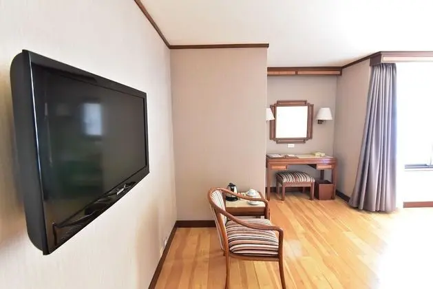 Premier Room