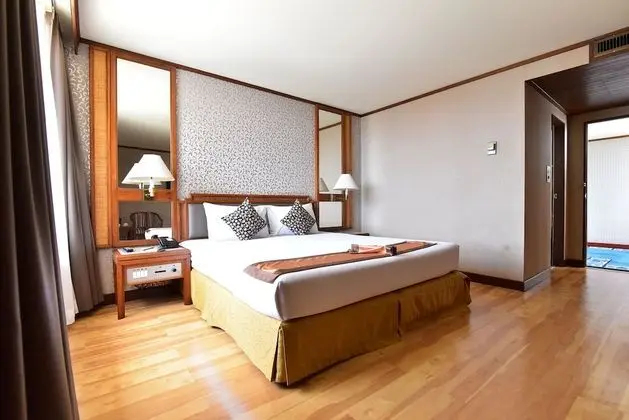 Premier Room