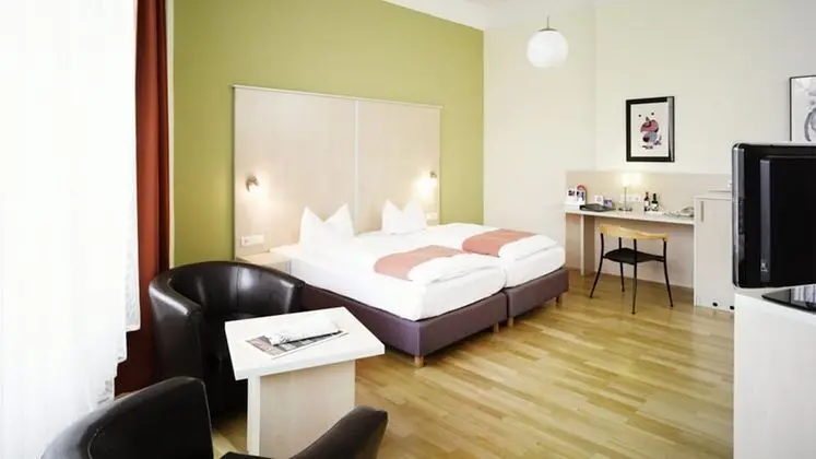 Comfort Büyük Yataklı Tek Kişilik Oda (large)