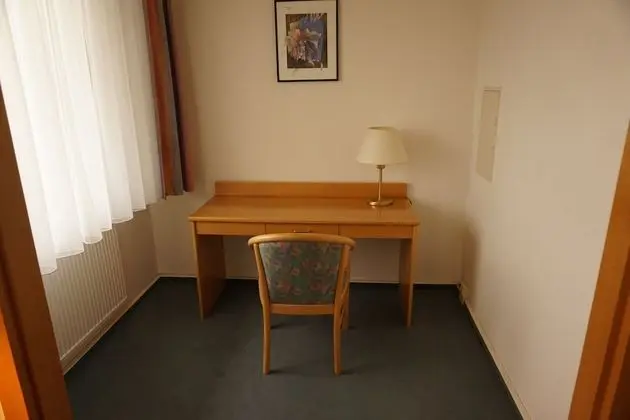 Üç Kişilik Oda