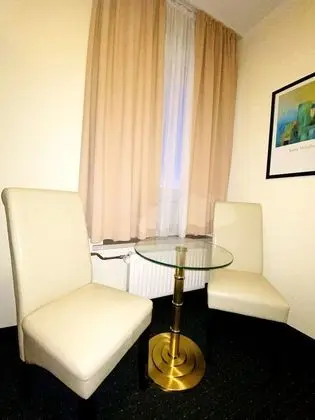 Üç Kişilik Oda