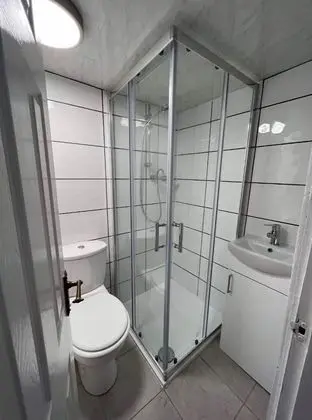 Basic Tek Büyük Yataklı Oda, Banyolu/Duşlu