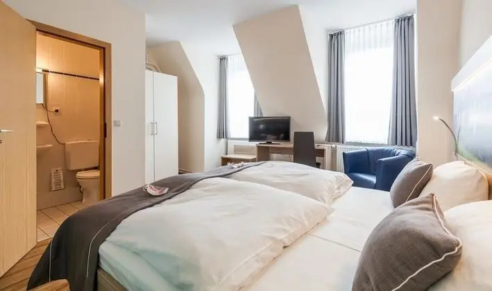 Tek Büyük Yataklı Oda