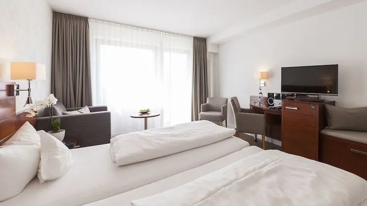 Tek Büyük Yataklı Oda, Teras (Südseite)