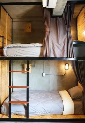 6-Bed Private Room