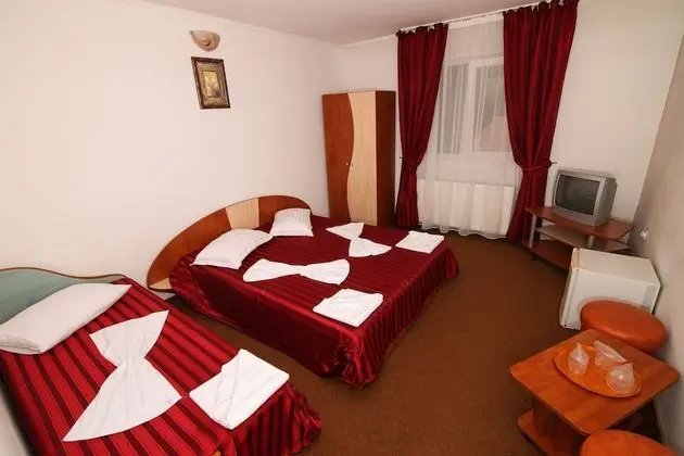 Economy Üç Kişilik Oda, Dağ Manzaralı