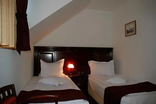 Standard Tek Büyük veya İki Ayrı Yataklı Oda