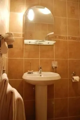 Standard Tek Büyük veya İki Ayrı Yataklı Oda