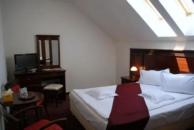 Standard Tek Büyük Yataklı Oda