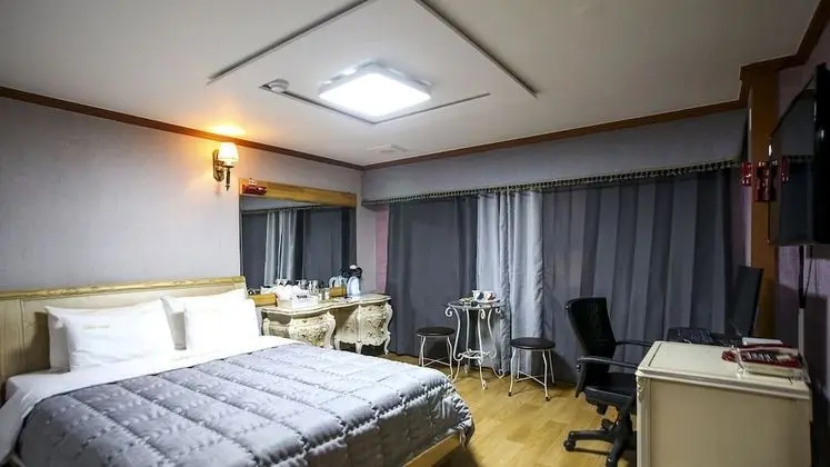 Deluxe Tek Büyük veya İki Ayrı Yataklı Oda