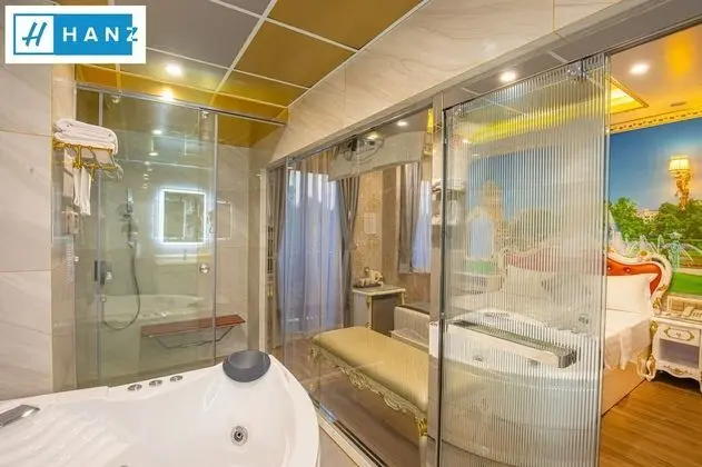 Luxury Stüdyo, Sıcak Su Havuzu