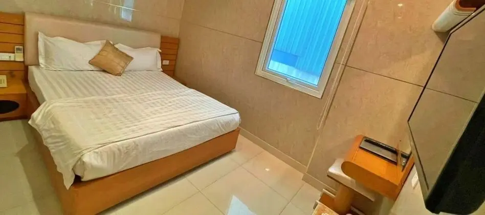 Standard Tek Büyük Yataklı Oda