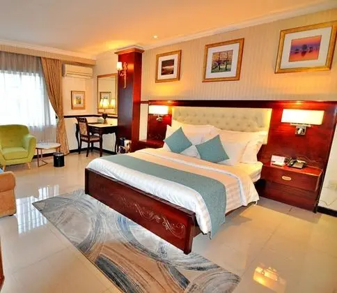 Deluxe Tek Büyük Yataklı Oda, 1 Büyük (Queen) Boy Yatak, Sigara İçilmez, Şehir Manzaralı