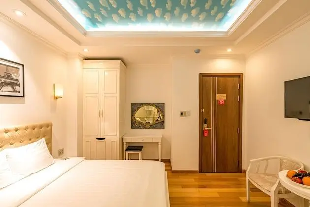 Deluxe Tek Büyük Yataklı Oda