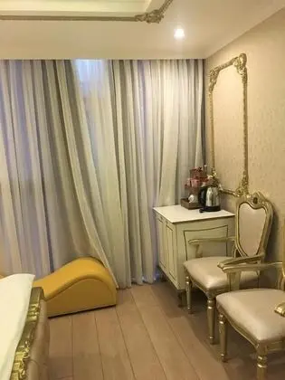 Royal Tek Büyük Yataklı Oda