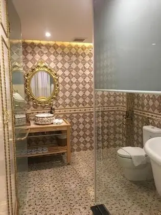 Royal Tek Büyük Yataklı Oda
