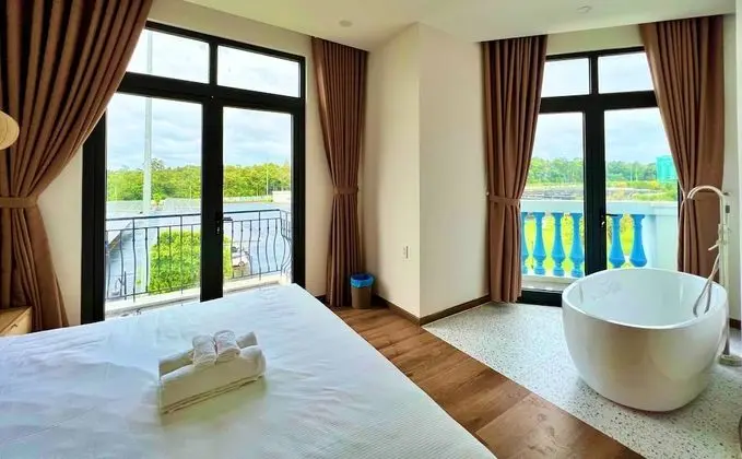 Deluxe Tek Büyük Yataklı Oda