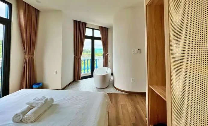 Deluxe Tek Büyük Yataklı Oda