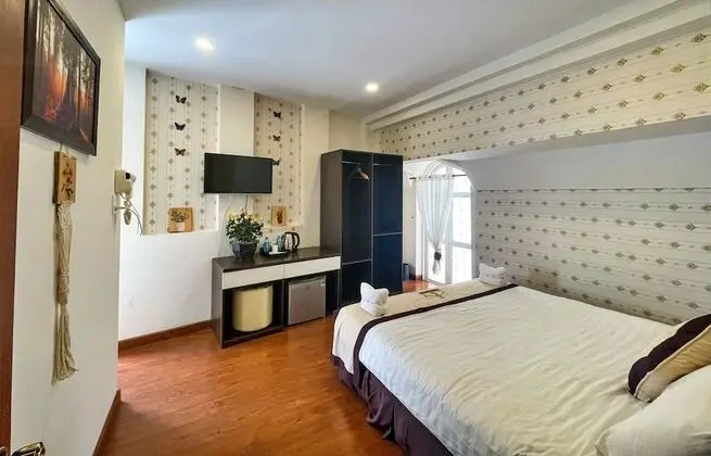 Superior Tek Büyük Yataklı Oda, 1 Büyük (Queen) Boy Yatak, Balkon, Şehir Manzaralı