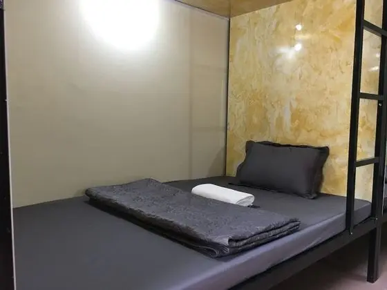 Ortak Ranzalı Oda, Sadece kadınlar için (Bed in 12-bed)