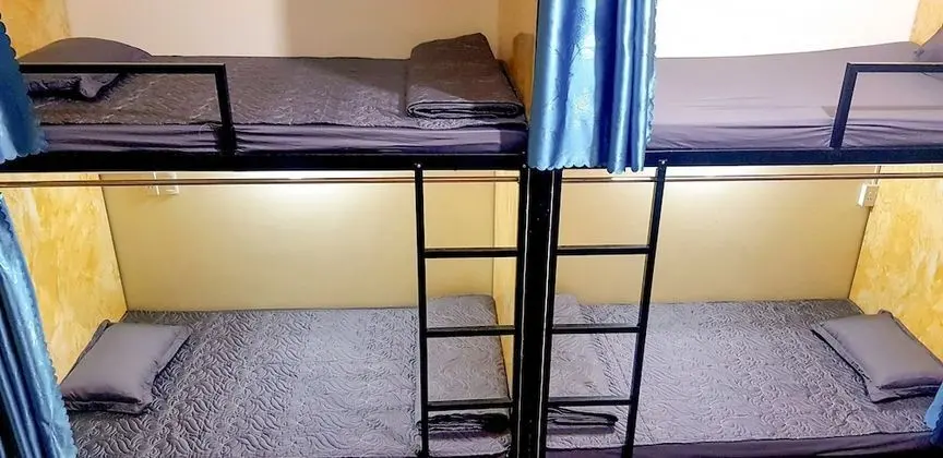 Ortak Ranzalı Oda, Sadece kadınlar için (Bed in 12-bed)