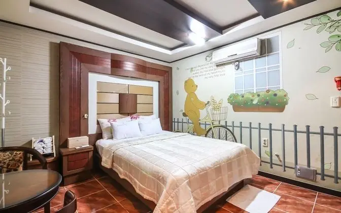 Oda (Standard room (Natural Amber water/Di)