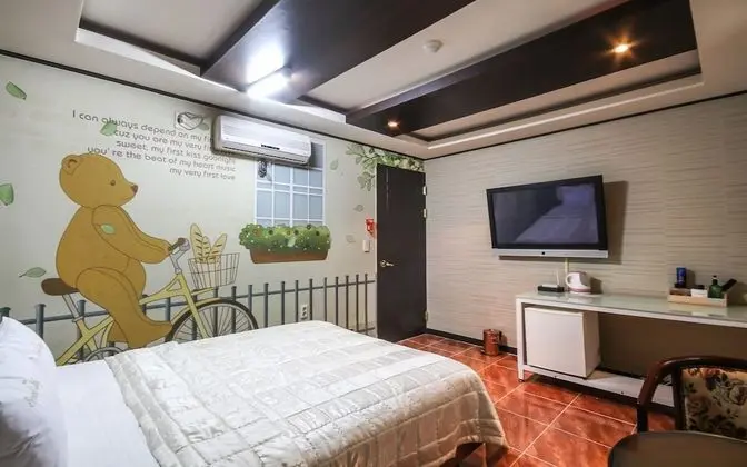 Oda (Standard room (Natural Amber water/Di)