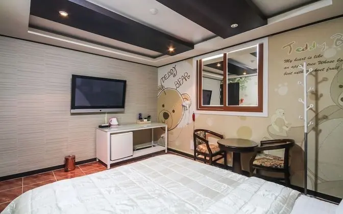 Oda (Standard room (Natural Amber water/Di)