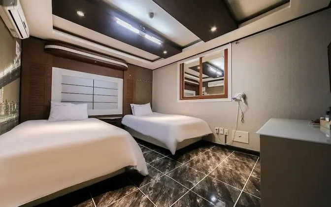 Oda (Twin (100% disinfection / good room a)