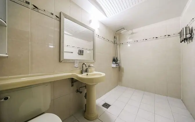 Oda (Twin (100% disinfection / good room a)