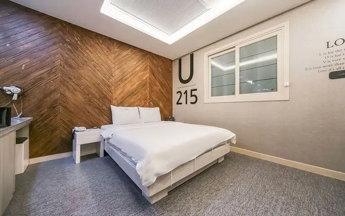 Oda (Sky-opening rooms)