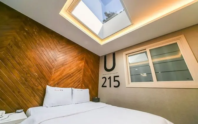 Oda (Sky-opening rooms)