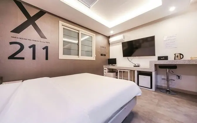 Oda (Sky-opening rooms)