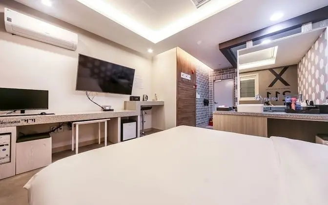 Oda (Sky-opening rooms)