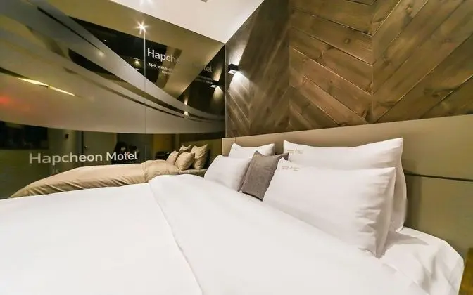 Oda (1st room 1st week - Wood Room or Mirr)