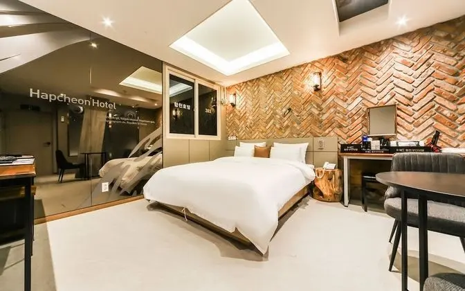 Oda (Deluxe (net-flix viewing/two-person b)