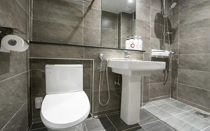 Oda (Deluxe (net-flix viewing/two-person b)