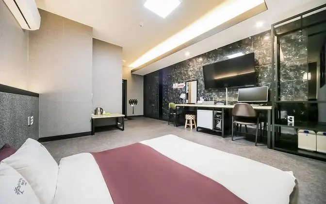 Oda (Korean Room - MOVIE Movie Room (*Netf)