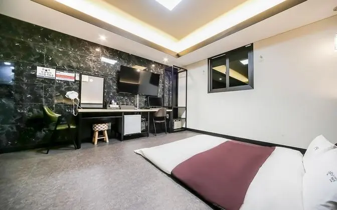 Oda (Korean Room - MOVIE Movie Room (*Netf)