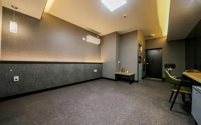 Oda (Korean Room - MOVIE Movie Room (*Netf)