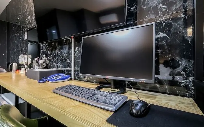 Oda (VIP Twin - MOVIE Movie Room (If you r)