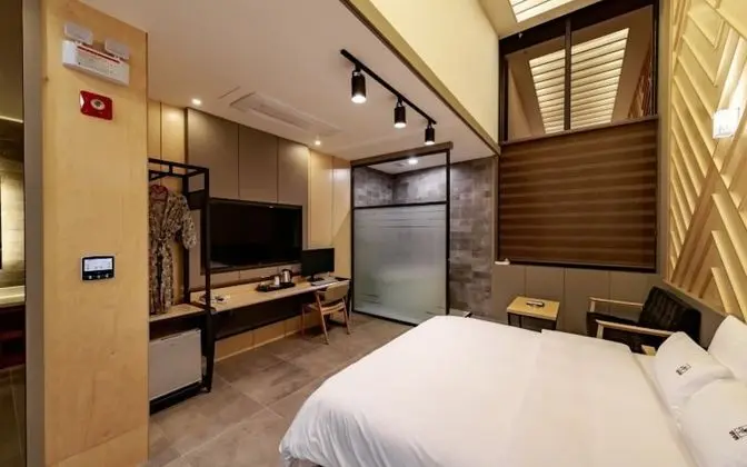 Oda (BLIND CURTAIN 203)