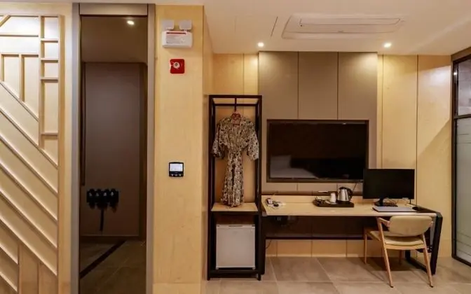 Oda (BLIND CURTAIN 203)