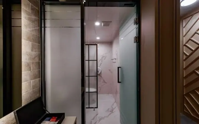 Oda (BLIND CURTAIN 203)