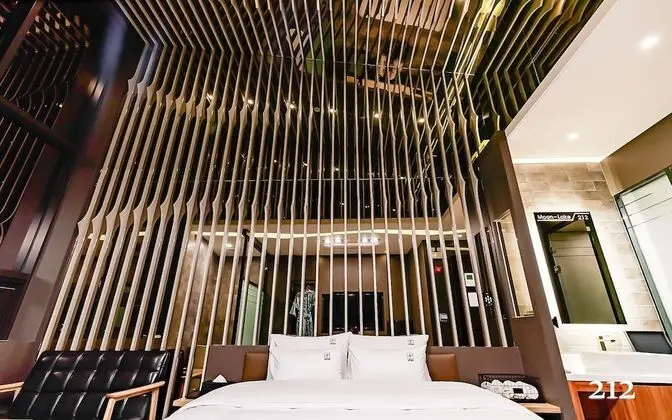 Oda (Deluxe-bathtub (System air conditione)