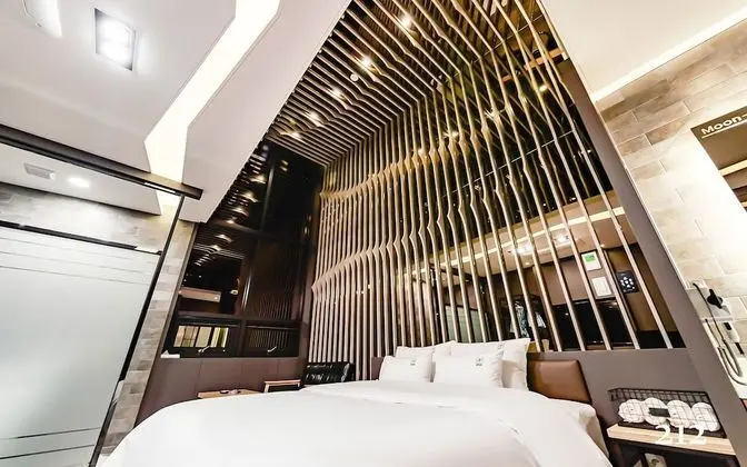 Oda (Deluxe-bathtub (System air conditione)