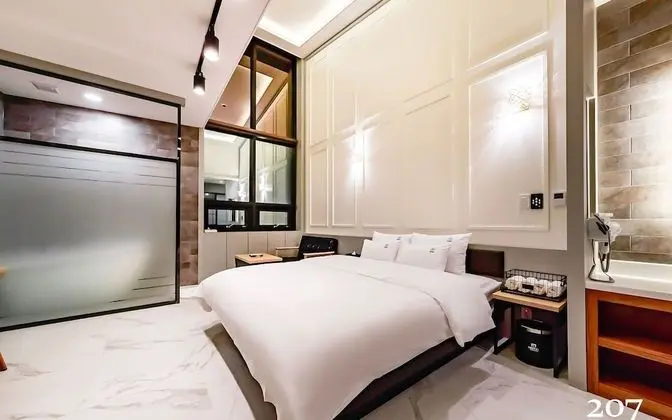 Oda (Deluxe-bathtub (System air conditione)